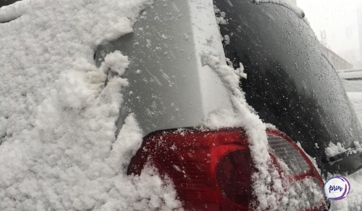 Ударил сильный мороз. Занос Форд фокус 2 снег. Снег в Приморье 3 июня 22 года.