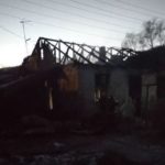 «Дочке 18 лет, беременная»: мощный пожар уничтожил жилой дом в Приморье 
