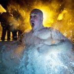 «Экстрим на ваш страх и риск»: известный священник развеял миф о купании в проруби на Крещение 